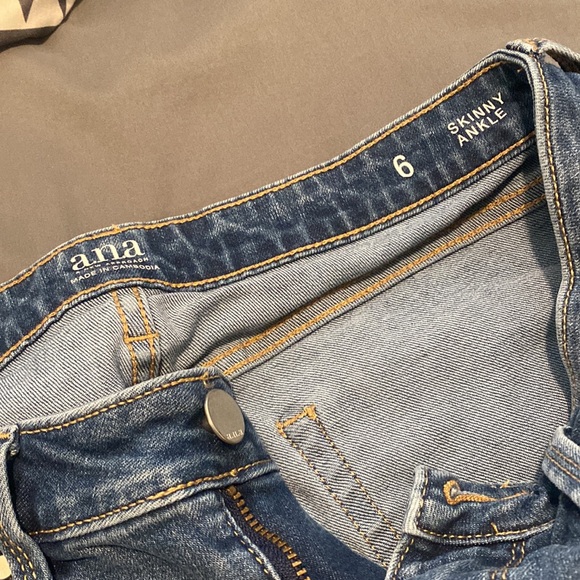 Ana Skinny Jean - Size 6 - Picture 2 of 4